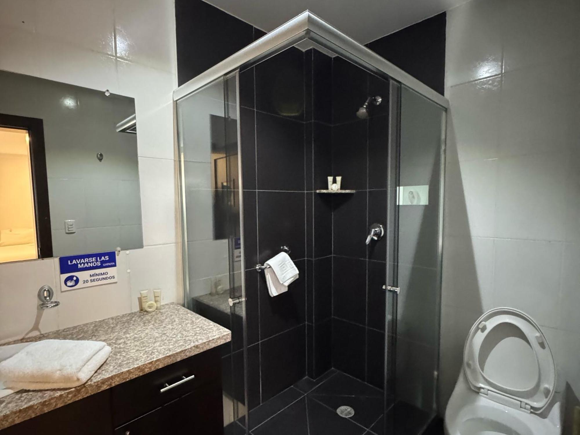 Gaviota Apartments & Suites Cuenca Esterno foto